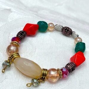 Hand crafted Bracelet OOAK Natural Agate Big Beaded Crystal And Metal Stretch 7